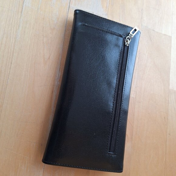 Guess black leather wallet / clutch purse w/ metal accent excellent condition - Picture 4 of 4